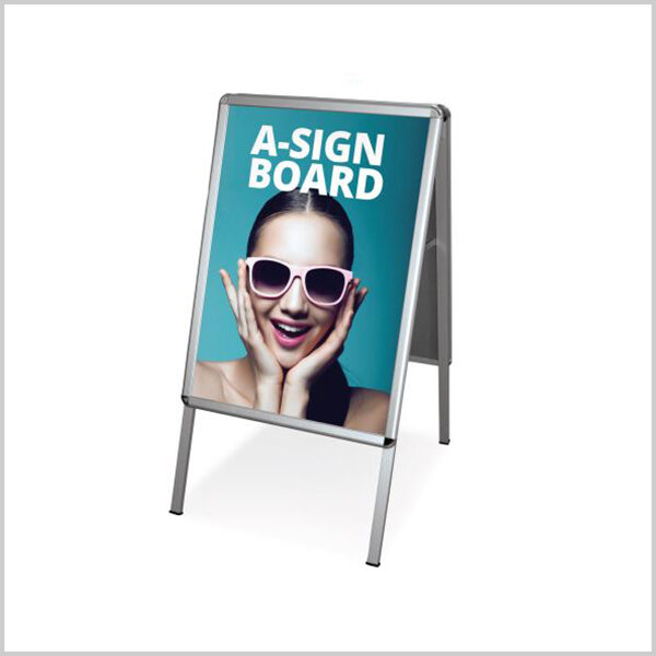 Stop trottoirR/V est un support de communication publicitaire indispensable double face pour mettre en avant votre communication publicitaireFormat A1