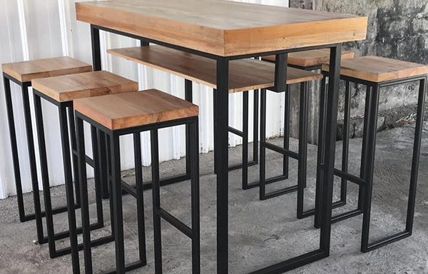Table mange debout & tabourerts